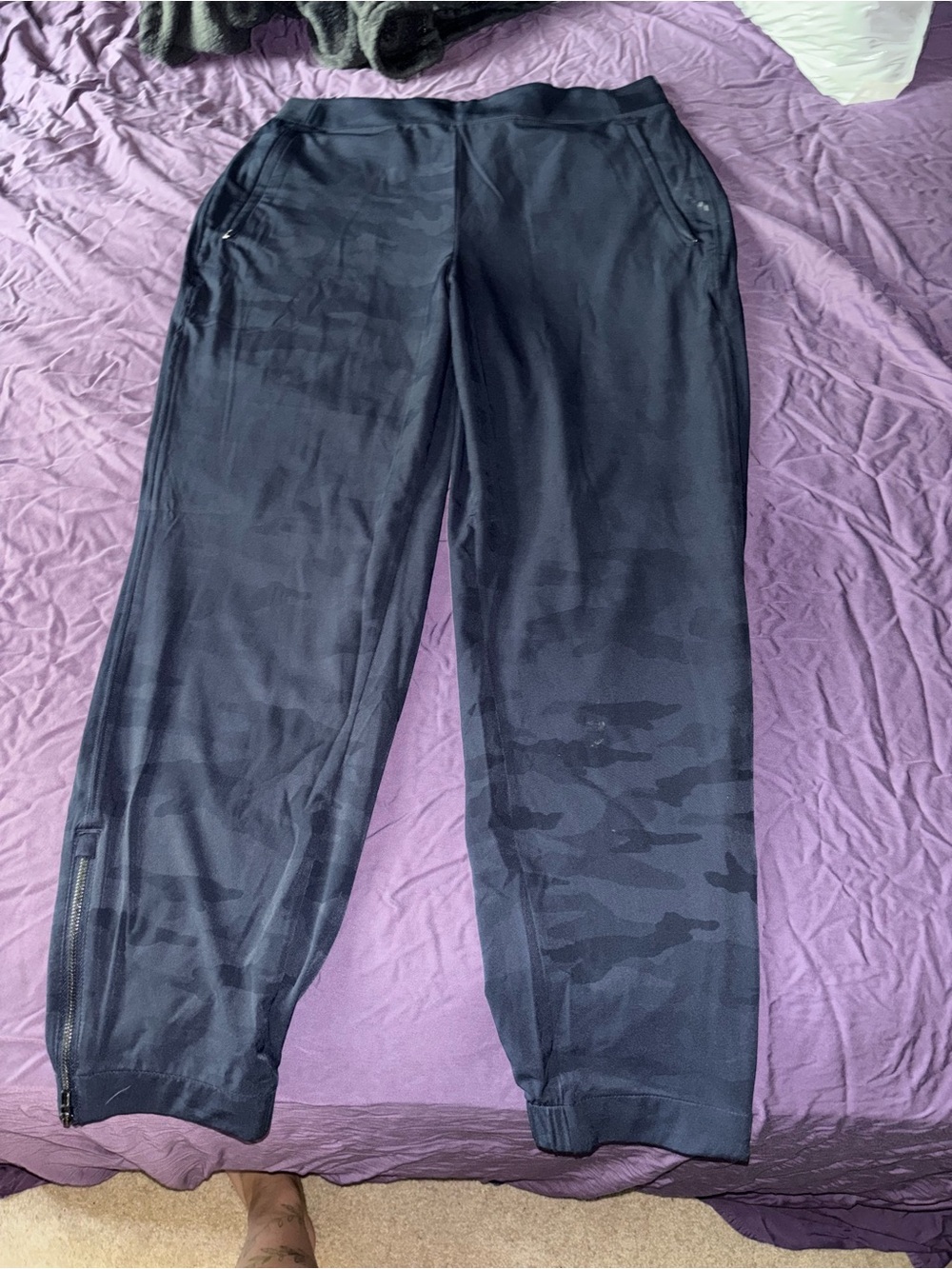 Women’s Navy Camouflage Jogger Pants